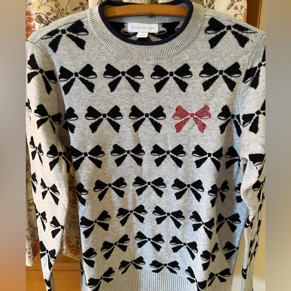 Charter Club women’s bows long sleeved sweater size S